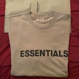 ESSENTIAL FEAR OF GOD OVERSIZE TEE SHIRT